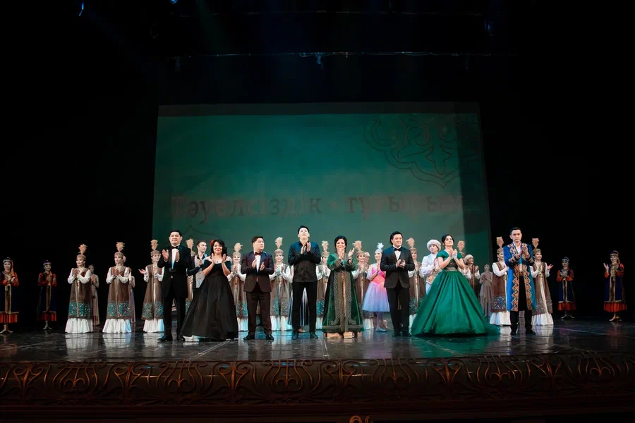 Фотографии концерта «Тәуелсіздік-тұғырым», прошедшего в Алмате 20 ноября 2023 года